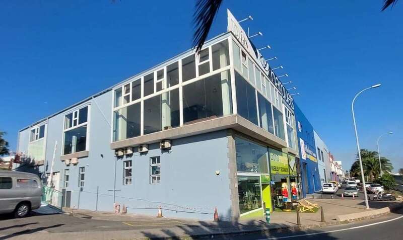 Tratamiento cromático--metálico de las empresas y almacenes del parque empresarial de El Goro/TA.